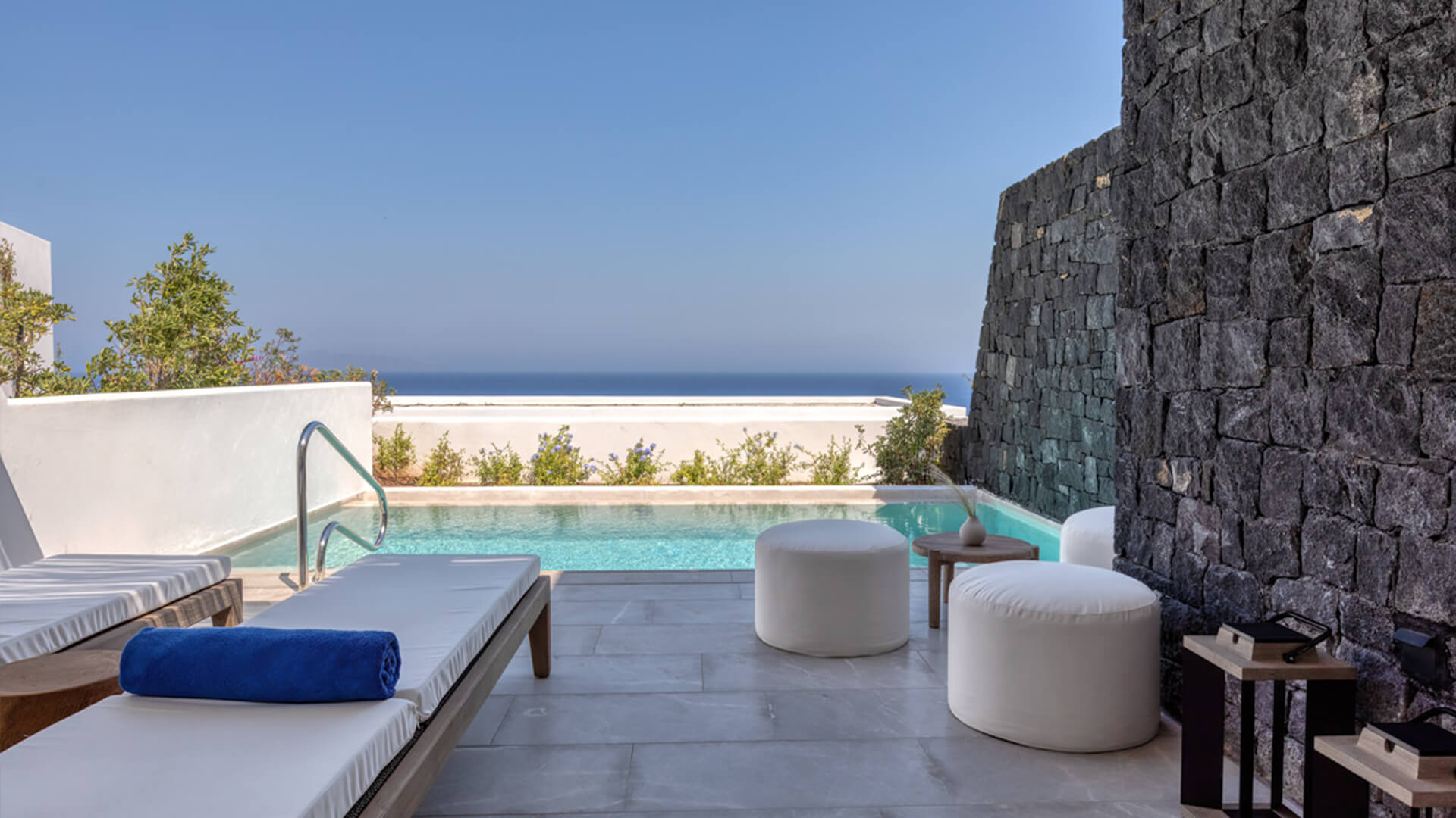 Gallery KING DUPLEX SUITE WITH SEA VIEW AND POOL