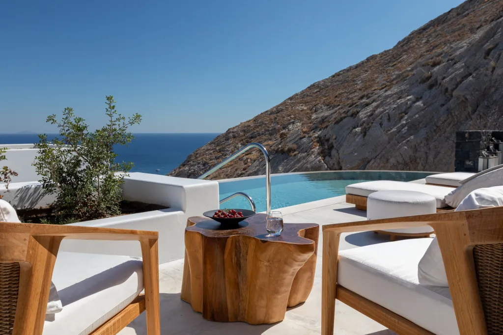 Sandblu Santorini LXR Hotels Resorts Villa Oniro Pool